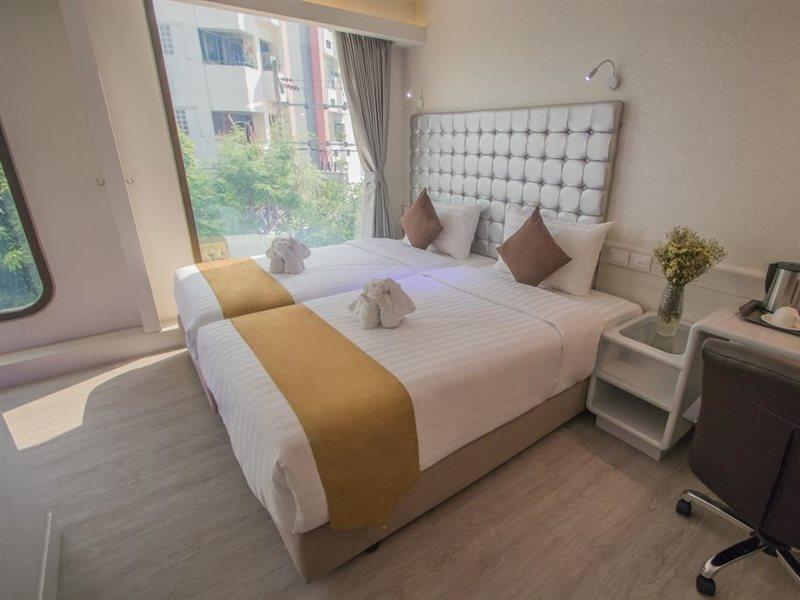 Justice Hotel Bangkok Exterior photo