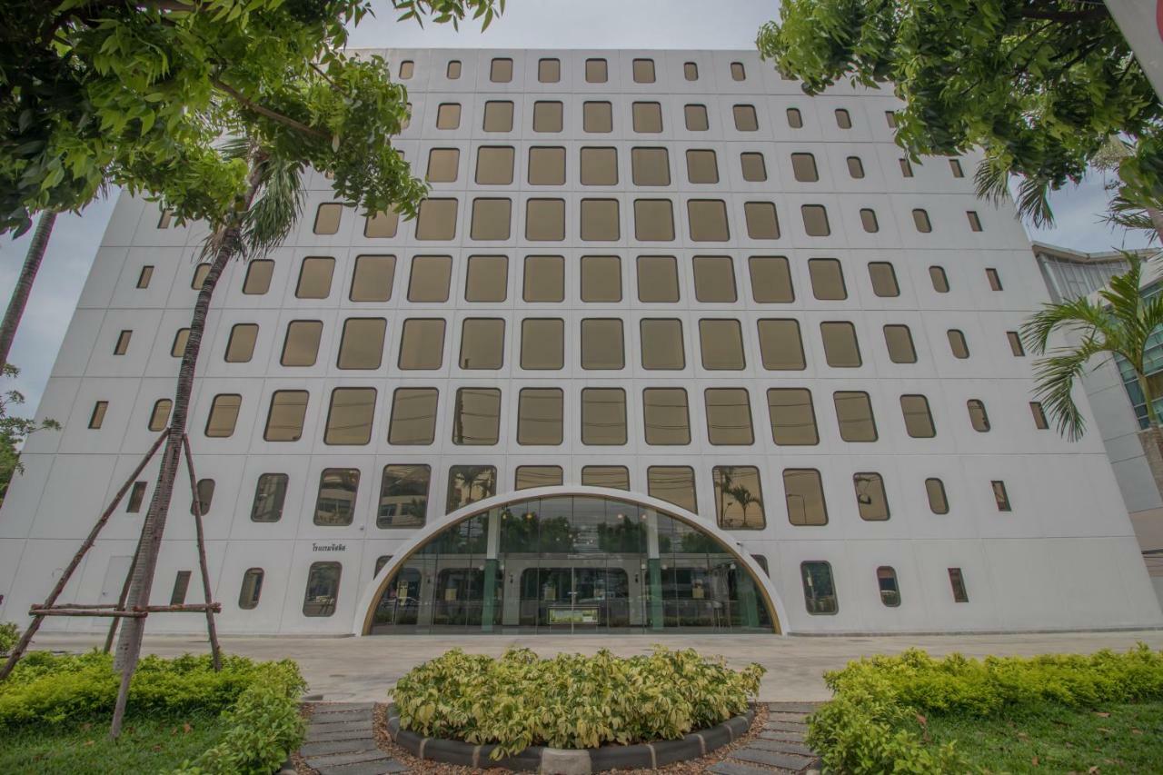Justice Hotel Bangkok Exterior photo