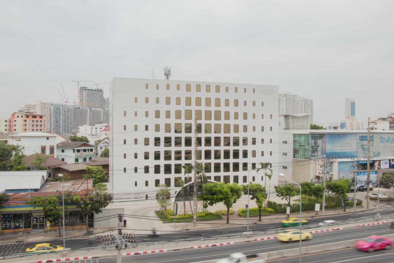 Justice Hotel Bangkok Exterior photo