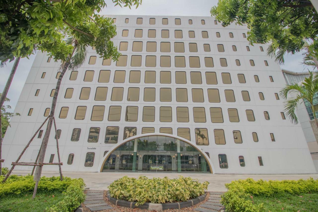 Justice Hotel Bangkok Exterior photo