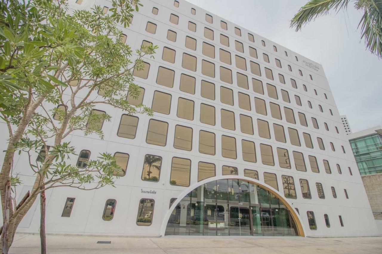 Justice Hotel Bangkok Exterior photo