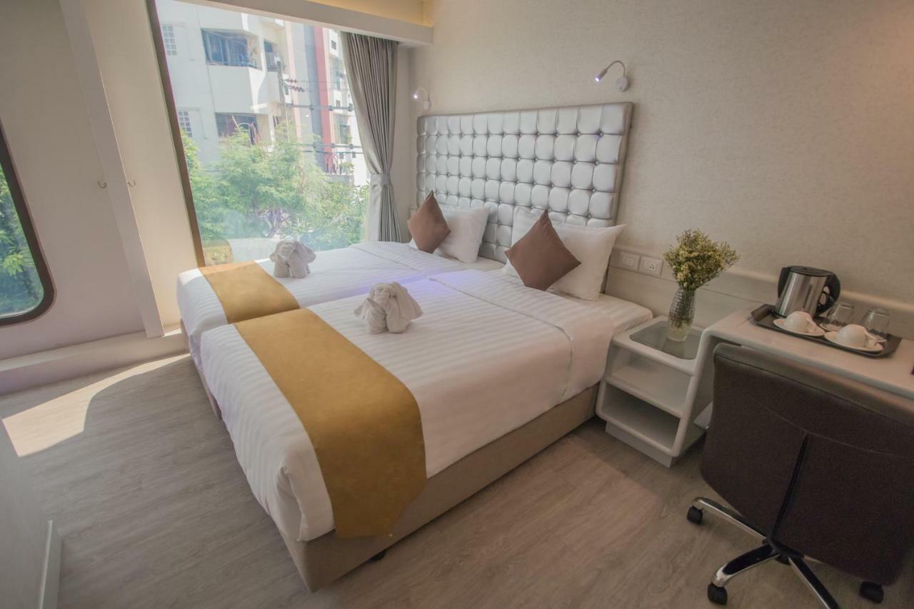 Justice Hotel Bangkok Exterior photo