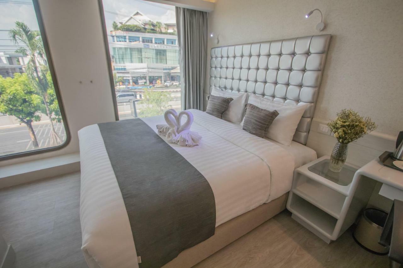 Justice Hotel Bangkok Exterior photo